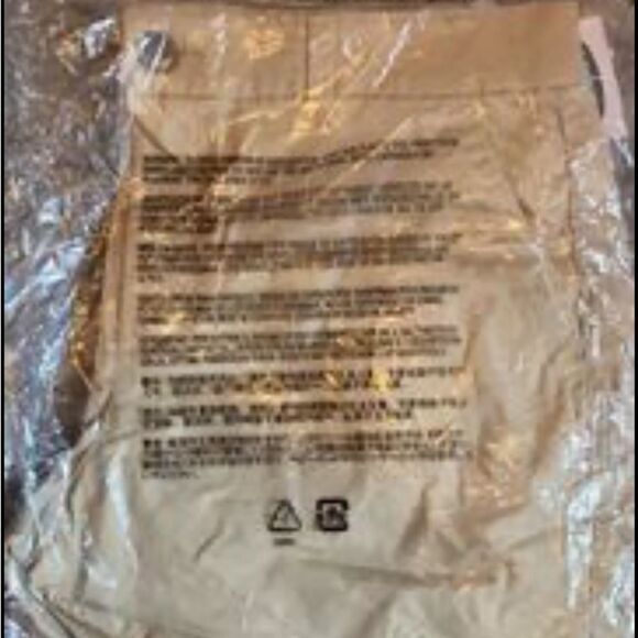 NEW- Old Navy mid rise khaki shorts size 10 brand‎ new in package - Picture 2 of 2